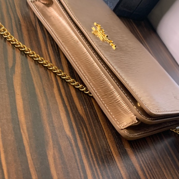 Authentic Prada Crossbody / Wallet on Chain - Picture 6 of 16
